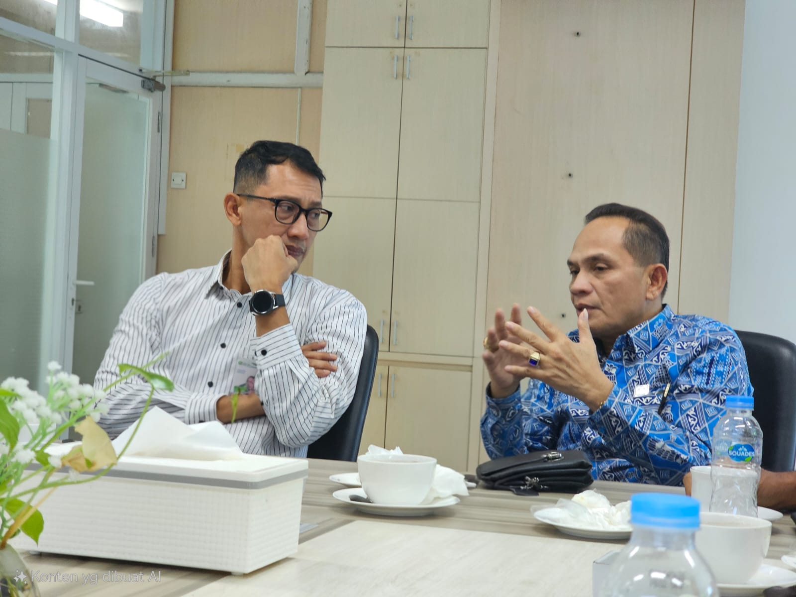 Ketua DPP APINDO KALTIM Dr Abriantinus SH MA bersama Kacab BPJS Ketenagakerjaan Teldi Rusnal.