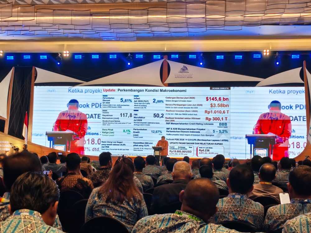Menko Perekonomian Airlangga Hartarto menyampaikan perkembangan ekonomi nasional.